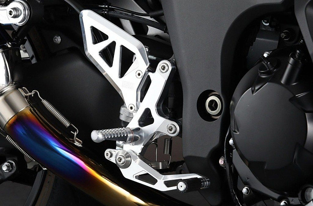 Комплект кастомных регулируемых подножек Aella для Kawasaki Ninja 1000SX 2020-