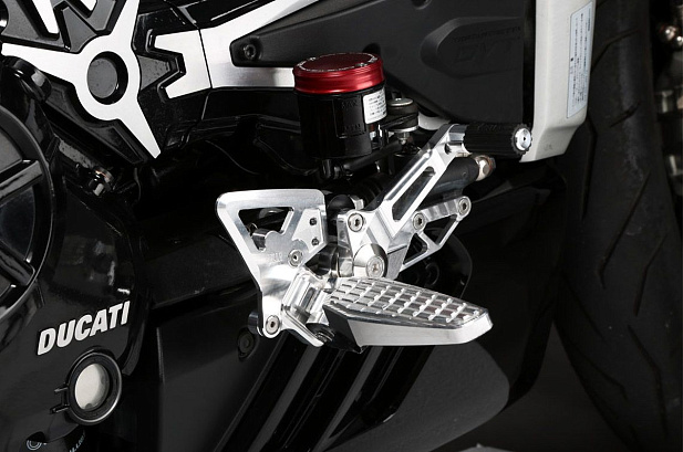Комплект кастомных регулируемых подножек Aella для Ducati XDiavel