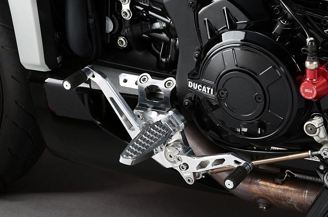Комплект кастомных регулируемых подножек Aella для Ducati XDiavel