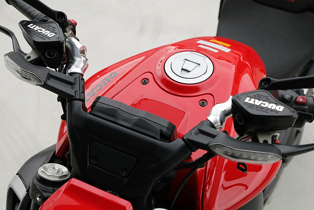 Руль Aella для Ducati Diavel V4