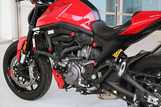 Комплект заглушек рамы Aella Red для мотоцикла Ducati Monster 937