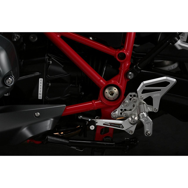 Комплект кастомных регулируемых подножек Aella для BMW R1200R/RS/R1250R/RS